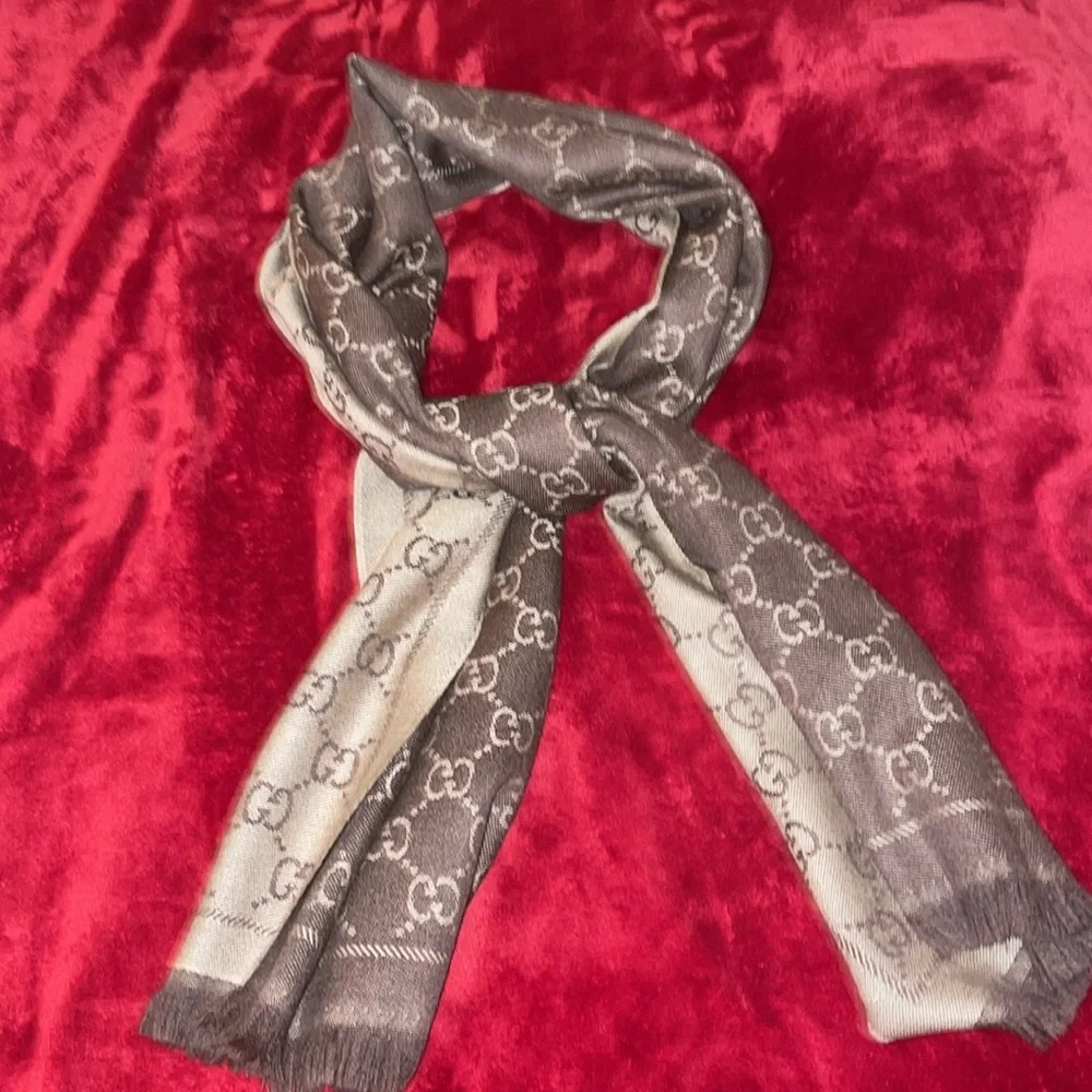 NWOT Gucci wool scarf
